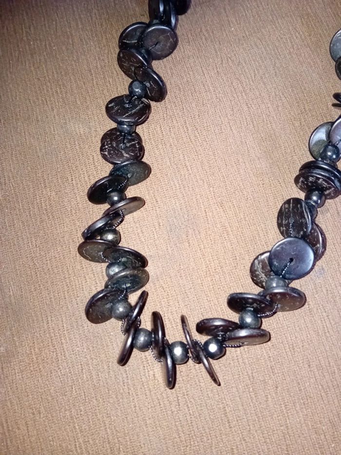 Collier en bois - photo numéro 2