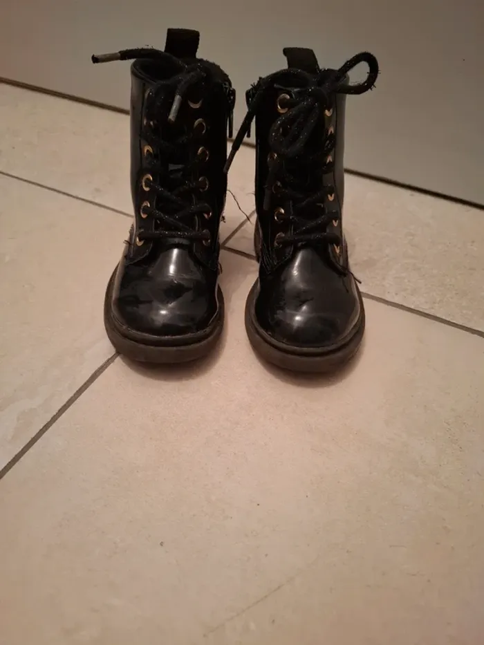 Bottines vernis noires taille 25 - photo numéro 3