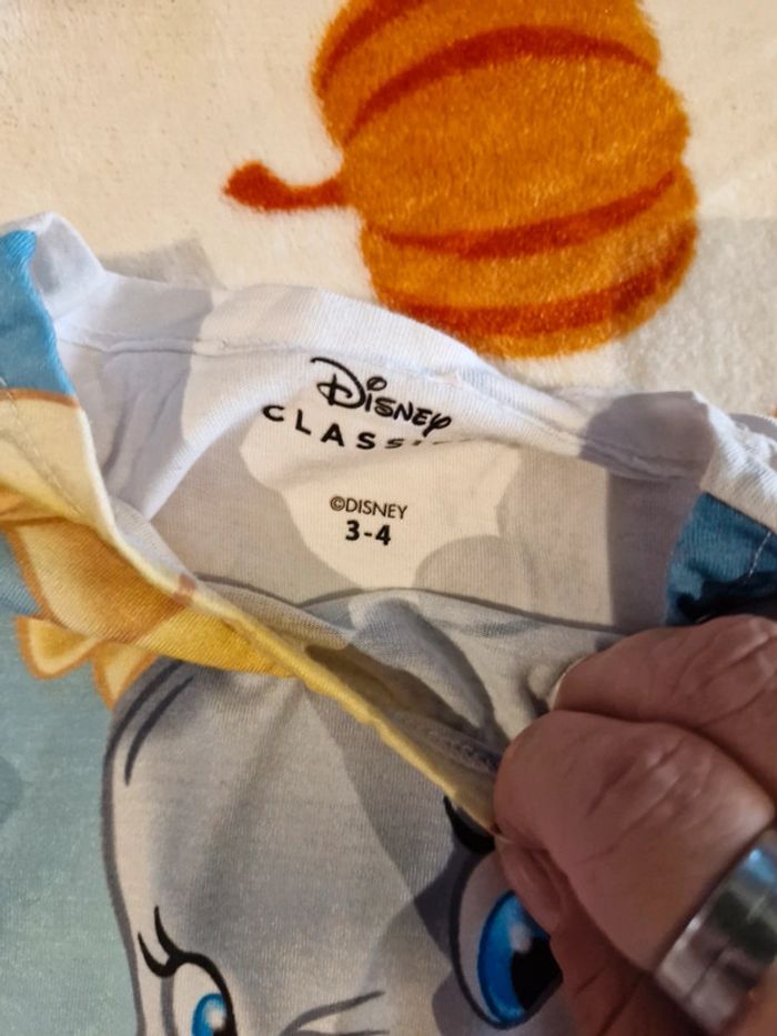 T shirt dumbo  disney 3/4 ans - photo numéro 4