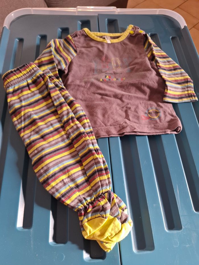 Pyjamas 2 pièces - photo numéro 2