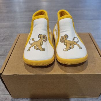 Chaussons bébé Le Roi Lion taille 20