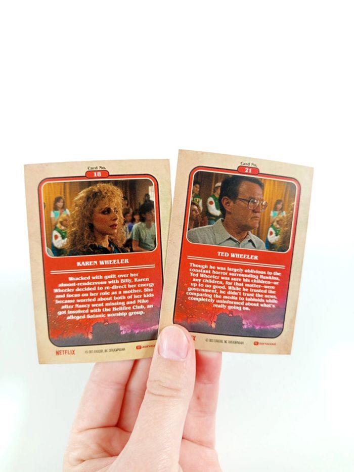 Lot 2 cartes stranger things topps - photo numéro 2