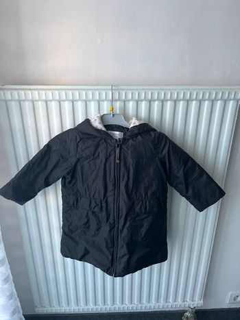 Doudoune longue noir avec reflets marron foncé