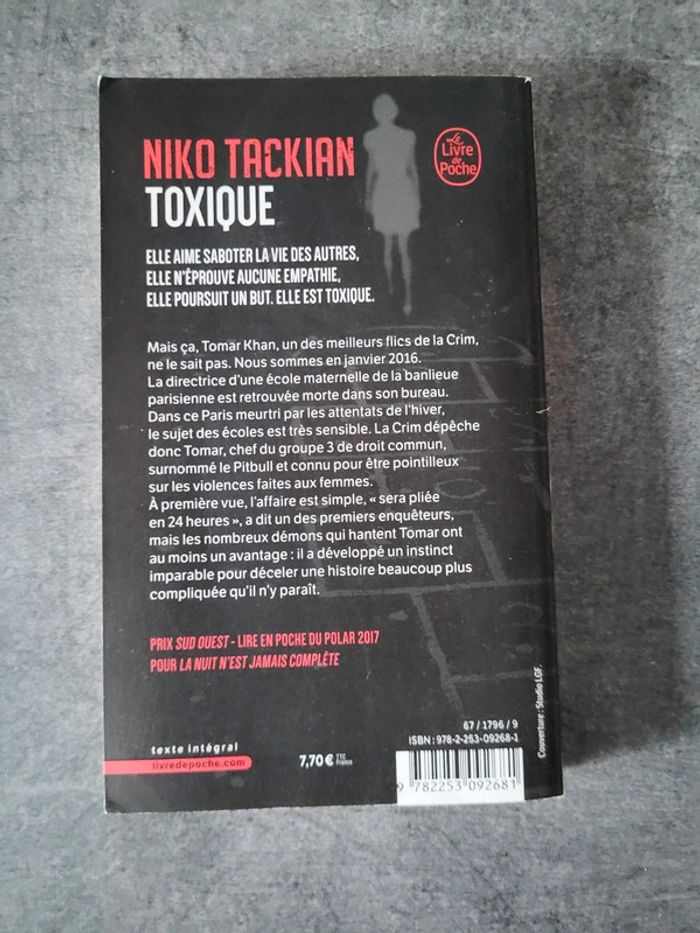 Livre 📖 toxique - photo numéro 2
