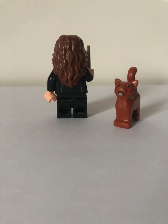 Figurine type lego Hermione Granger et son chat. Harry Potter - photo numéro 3