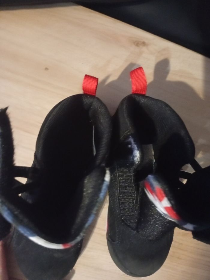 Basket Jordan taille 26 noir et rouge - photo numéro 7