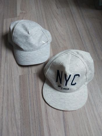 Lot 2 casquettes 3-6mois