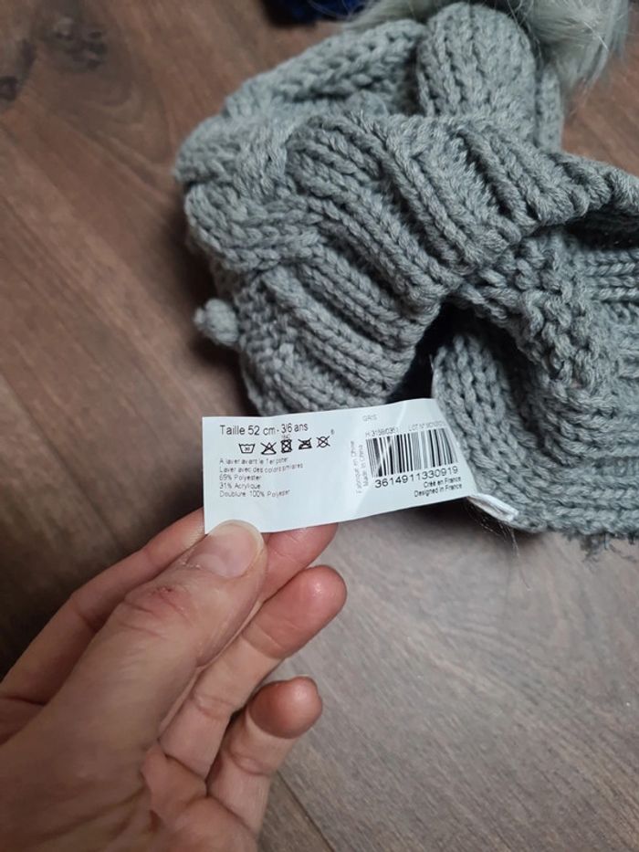 Lot bonnets gris marine et écharpe marron - photo numéro 4