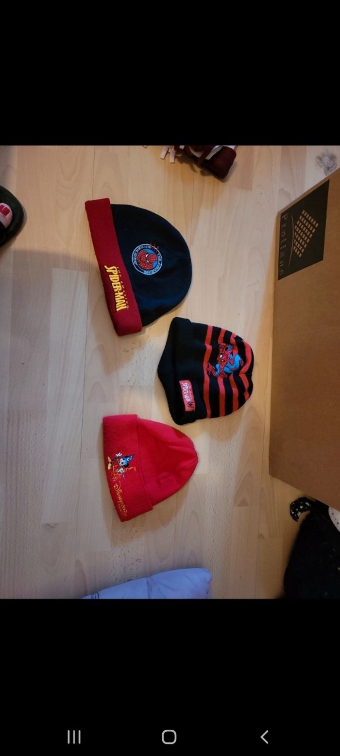 3 bonnets