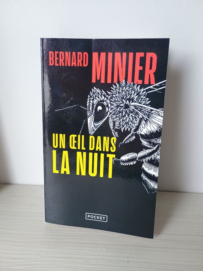 Livre un oeil dans la nuit Bernard Minier