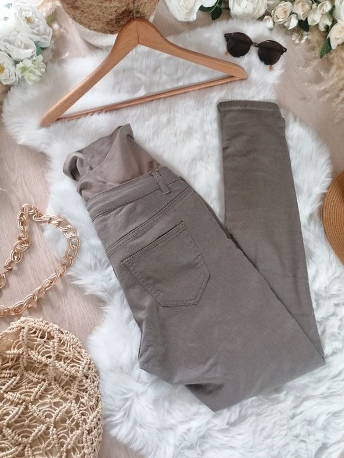 Jolie pantalon de grossesse taille 36 - photo numéro 3