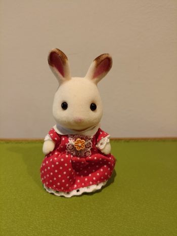 Petite fille lapine sylvanian famille chocolat