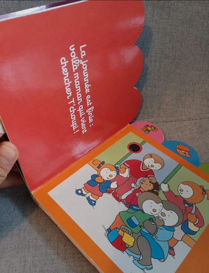 Livre sonore a la crèche avec T'choupi (piles neuves ) - photo numéro 6
