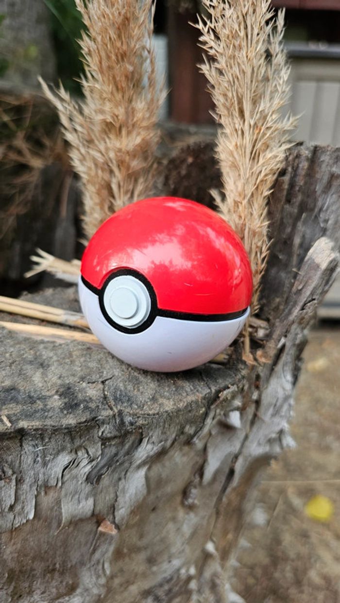 Super pokeball pour figurine Pokemon Nintendo