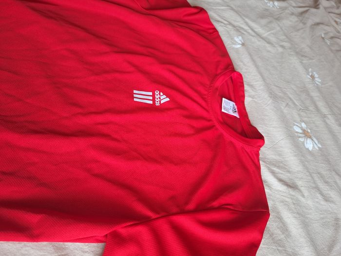 Tee-shirt Adidad Rouge taille XL Neufe sans étiquette - photo numéro 3