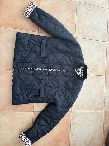 Veste matelassée noire et léopard