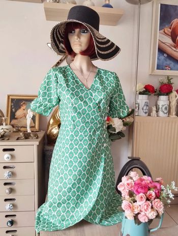 🌿Robe Verte Légère Croisée Graphique T34/36🌿