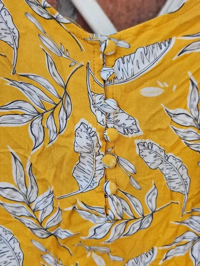 Top jaune motif feuillage Kiabi taille 42 - photo numéro 2