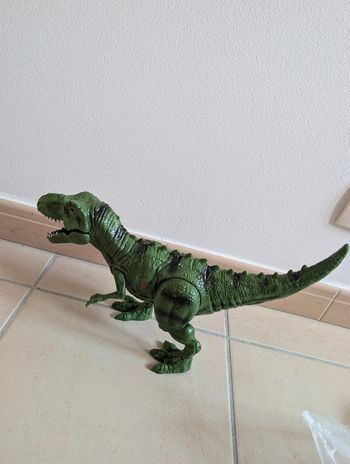 Dinosaure qui fait du bruit