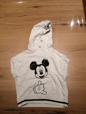 Pull à capuche sans manche