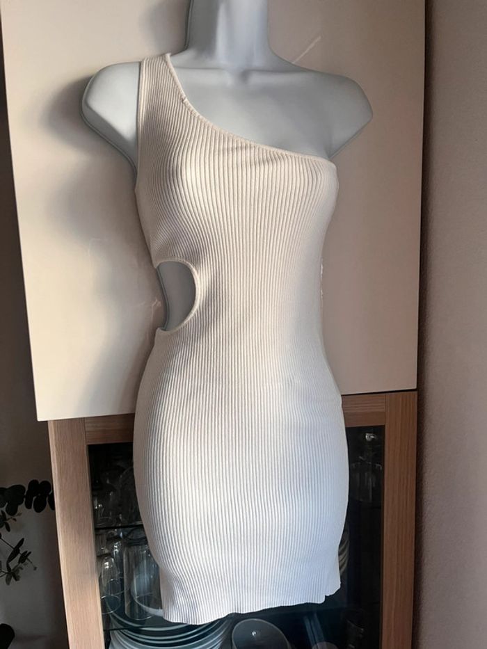 Robe côtelé asymétrique stradivarius taille s - photo numéro 2