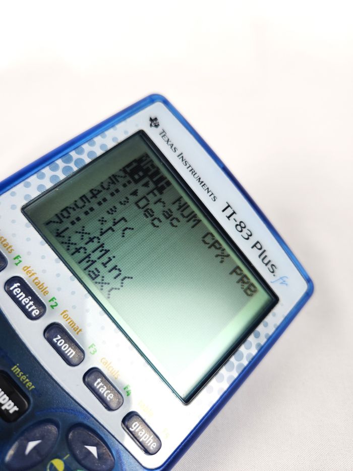 Calculatrice Texas Instruments TI-83 Plus Bleue - Très Bon État - photo numéro 4