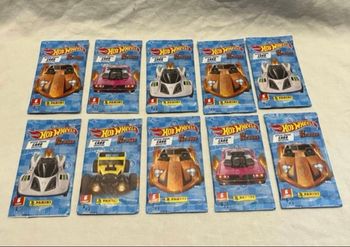 10 boosters cartes hotwheels on the road neufs scellés