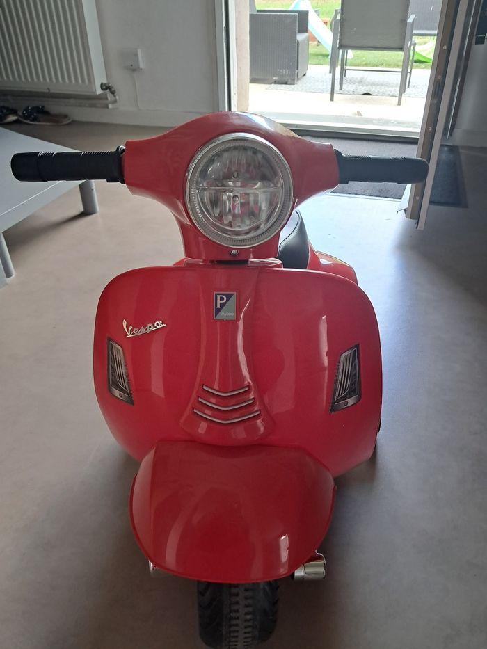 Vespa electrique enfant