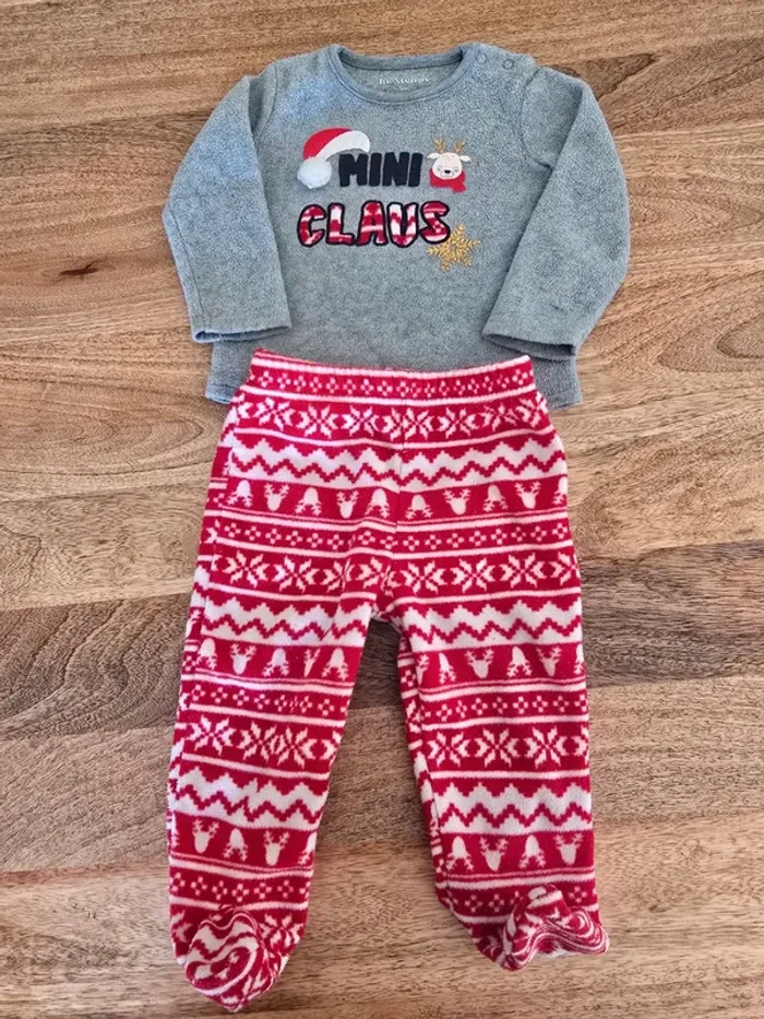 Pyjamas in extenso