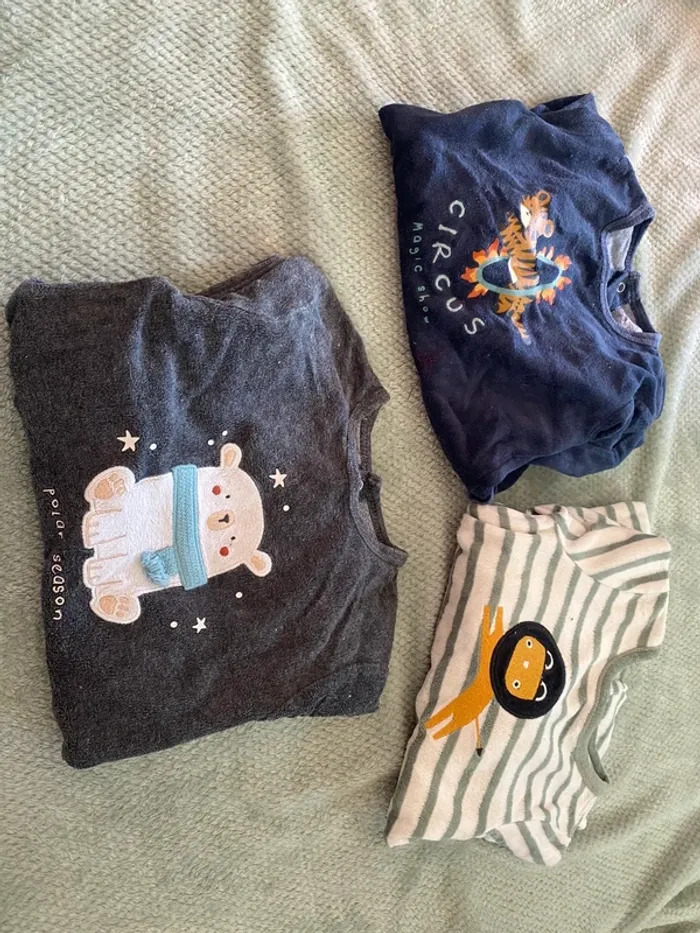 Lot pyjamas 18mois
