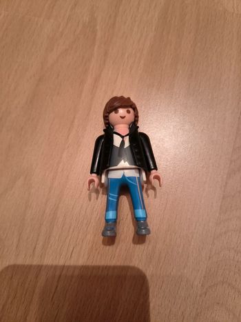 Homme Playmobil veste noire