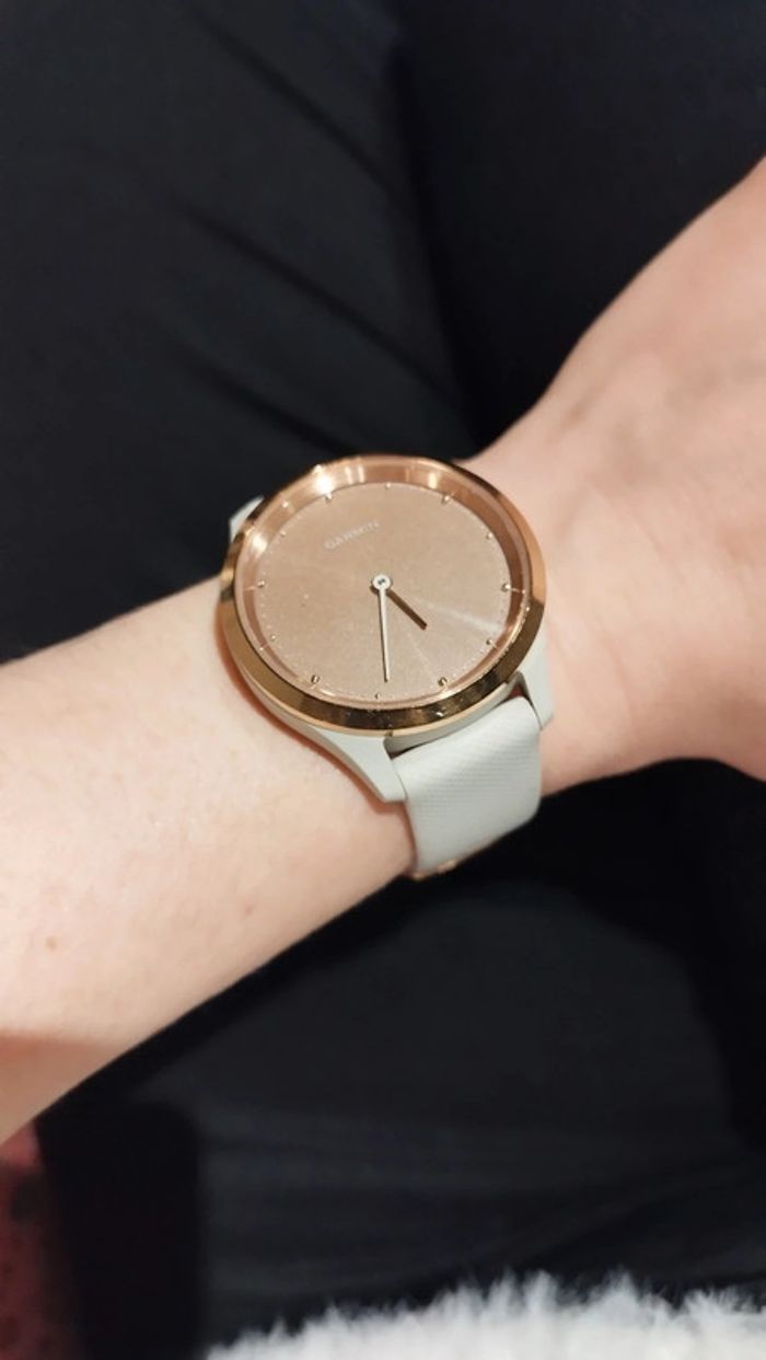 Montre connectée carmin - photo numéro 3