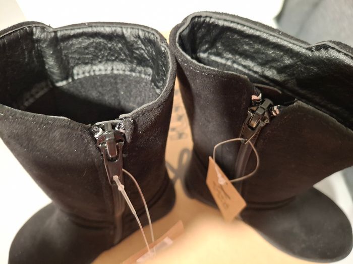 Bottes nini et Girls 

Noir pailletés - photo numéro 4