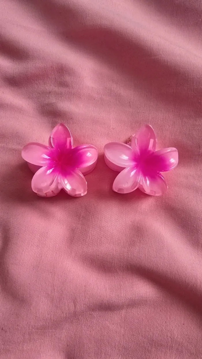 Lot x 2 petites pinces à cheveux fleurs d'hibiscus neuf - photo numéro 2