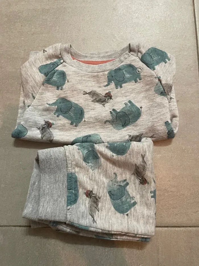 Joli ensemble éléphants 9 mois