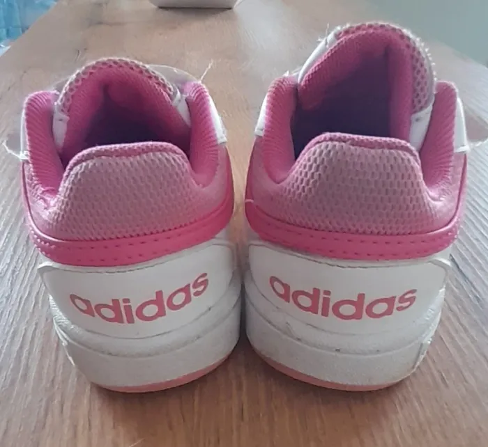 Trois paires de chaussures filles tailles 22. - photo numéro 6