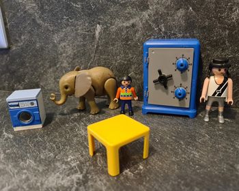 Playmobil lot numéro 1 accessoires et perso abîmés