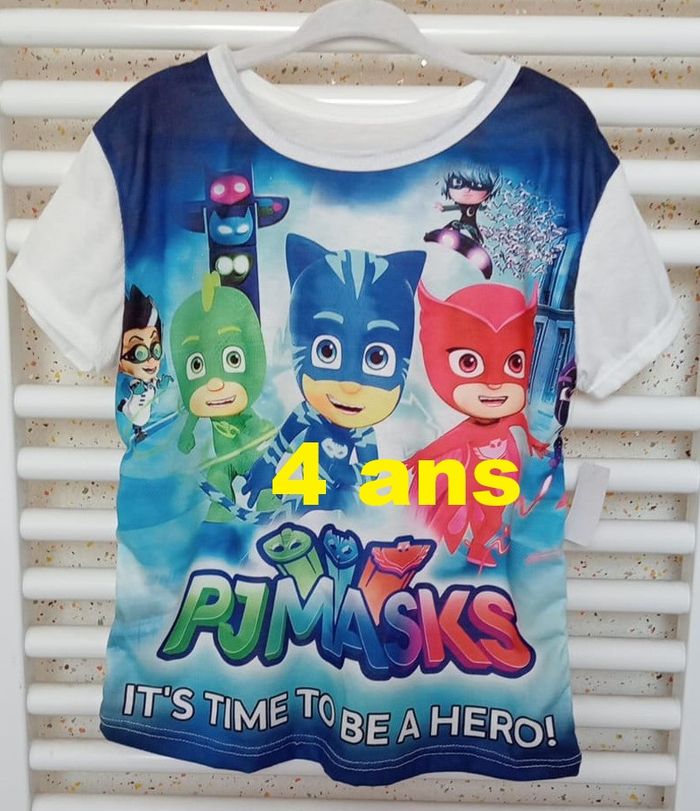 Tee shirt manche courte multicolore imprimé Pjmasks Taille 4 ans