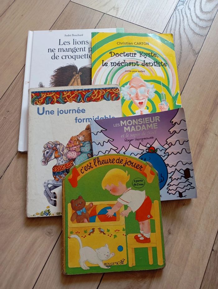 Lot de différents livres pour enfants