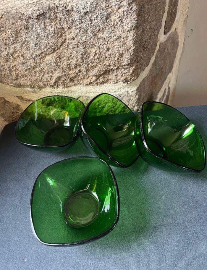 Lot de 4 petites coupelles, bols en verre vert Vereco Vintage - photo numéro 4