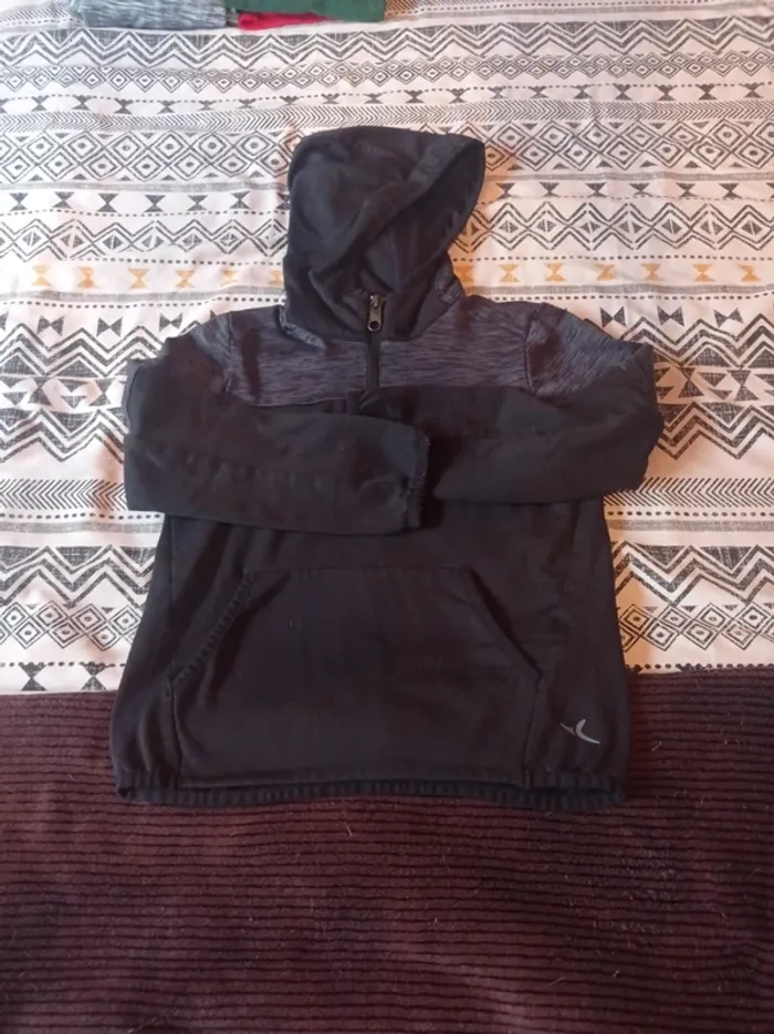 Sweat sportswear à capuche
