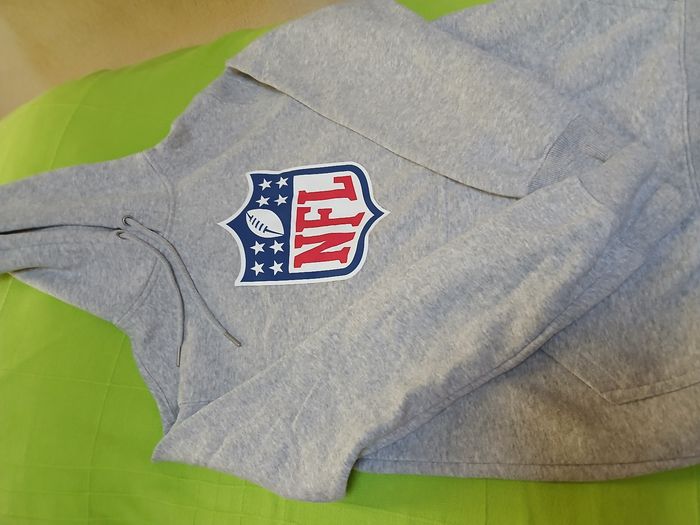 Sweat à capuche NFL taille xs h& m