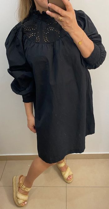 Jolie Robe Noire Avec Broderie Taille 40
