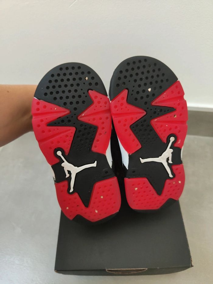 Basket Jordan Nike taille 22 - photo numéro 7