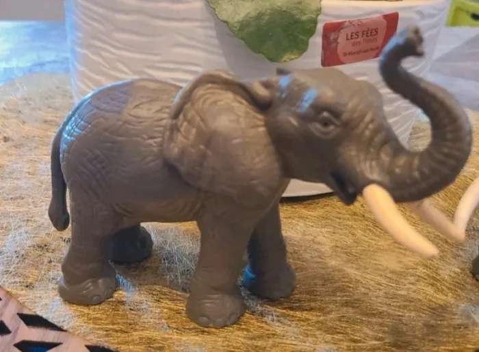 Lot de 2 éléphants schleich - photo numéro 3