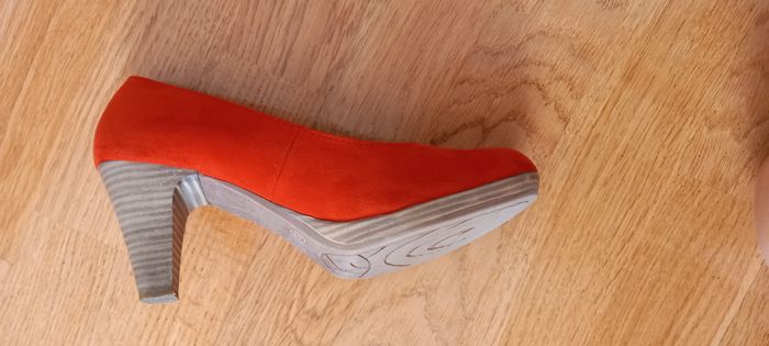 Chaussure en cuir velours rouge - pointure 38 - photo numéro 5