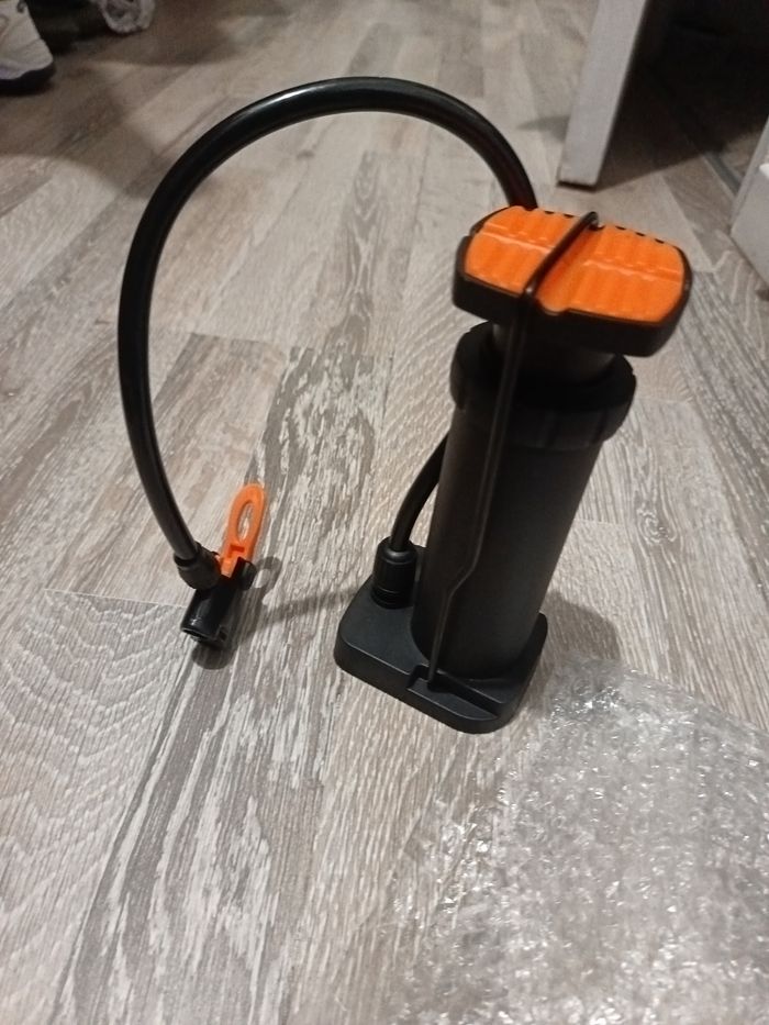 Pompe a vélo - photo numéro 2