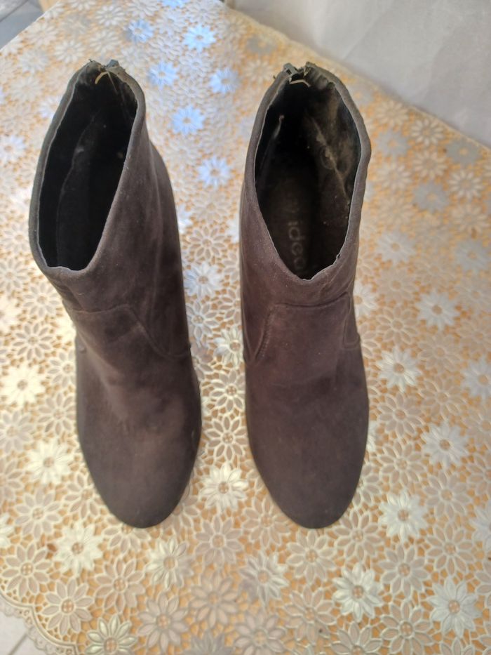 Bottine marque Idéal taille 37 coloris noir en très bon état. - photo numéro 3