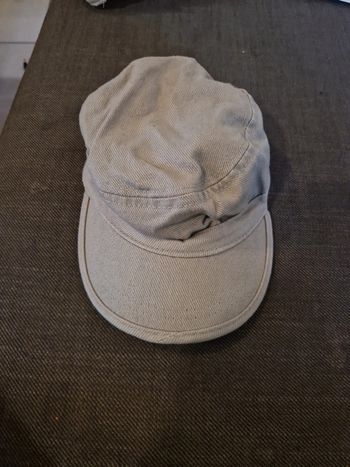 Casquette grise