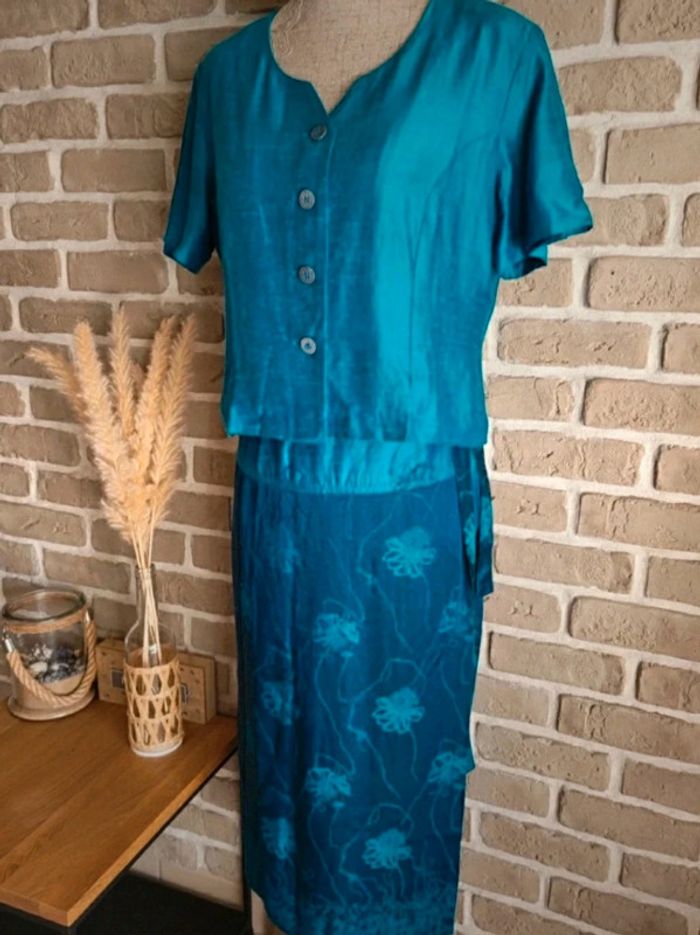 Ensemble tailleur chic et vintage années 80 haut et jupe bleu - photo numéro 5